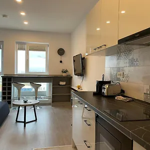 Apartament Beautiful Penthouse Lakeview W18, Bucureşti