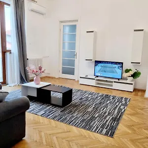 Apartament Cozy Near Center, Bucureşti