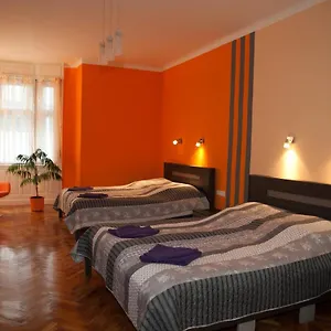 verificați disponibilitatea